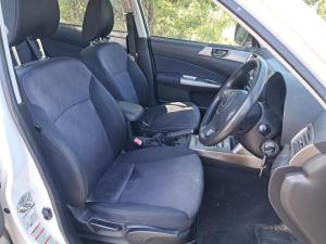 2010 Subaru Forester image 6