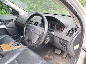 2004 Volvo image 6