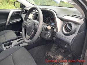 2016 Toyota Rav4 image 6