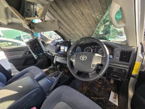 2009 Toyota Land Cruiser UZJ200R GXL image 6
