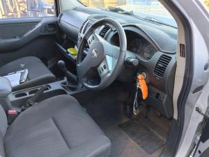 2010 Nissan Navara D40 image 6
