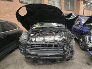2017 Porsche Macan 3.0DT CTBA AUTO 7SPD 4WD S TDI image 6