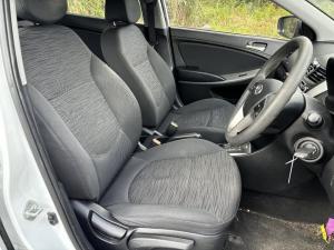 2016 Hyundai Accent image 6