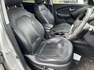 2012 Hyundai image 6