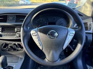 2015 Nissan Pulsar image 6