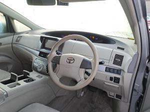 2011 Toyota Estima image 6
