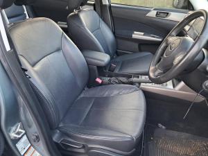 2010 Subaru Forester image 6
