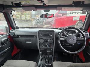 2008 Jeep Wrangler JK 3.8L AUTO 6SPD 4DR 4WD RUBICON image 6