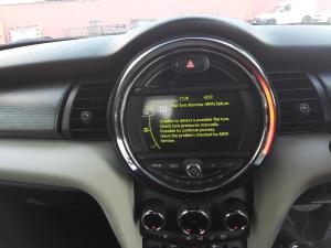 2013 Mini Cooper COOPER D image 6