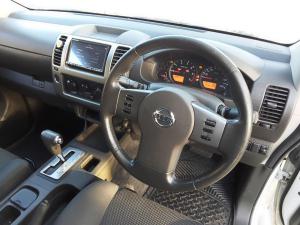 2010 Nissan Navara 4X4 ST image 6