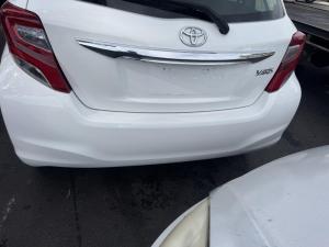 2015 Toyota Yaris image 6