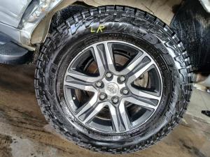2017 Toyota Fortuner GUN156R image 6