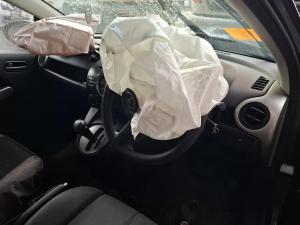 2010 Mazda 2 DE image 6