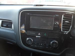 2013 Mitsubishi Outlander LS 7 SEAT 4WD image 6
