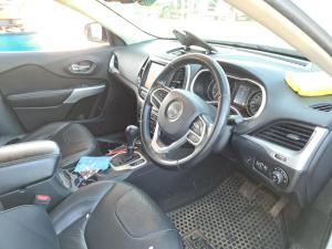 2017 Jeep Cherokee KL image 6