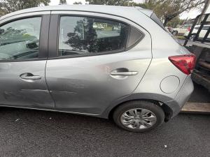 2015 Mazda 2 DJ image 6