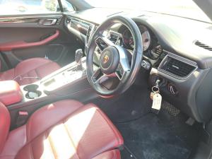 2016 Porsche Macan 95B image 6
