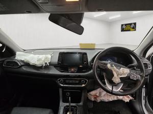2020 Hyundai I30 PD 2.0L G4NC AUTO 6SPD FWD ACTIVE image 6