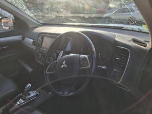 2014 Mitsubishi Outlander ZJ image 6