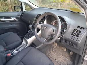 2011 Toyota Corolla image 6