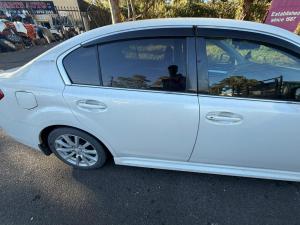 2012 Subaru Liberty image 6