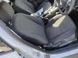 2012 Ford Focus LW image 6