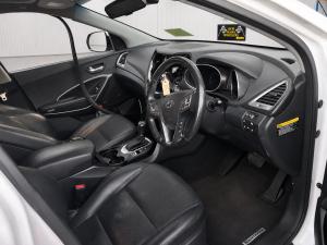 2017 Hyundai Santa Fe 2.2DT D4HB AUTO 6SPD 4WD HIGHLANDER image 6