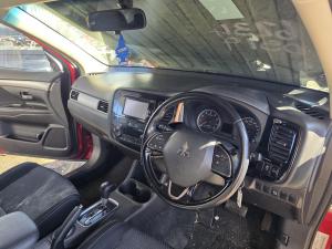 2017 Mitsubishi Outlander ZK LS image 6