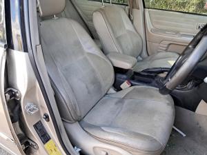 2004 Lexus Is200 image 6