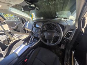 2017 Ford Focus LZ TREND image 6