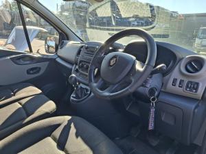 2015 Renault Trafic image 6