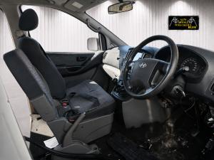 2016 Hyundai Iload 2.5DT D4CB AUTO 5SPD RWD image 6