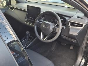 2018 Toyota Camry ZWE211R image 6