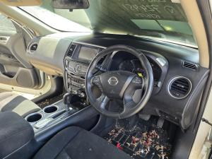 2016 Nissan Pathfinder R52 ST image 6