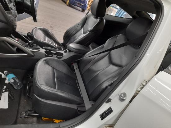 hyundai Veloster G4FD (NON-TURBO) -M- (6 SPEED) 2013 Parts & Wrecking