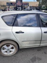 2004 Mazda 3 image 7