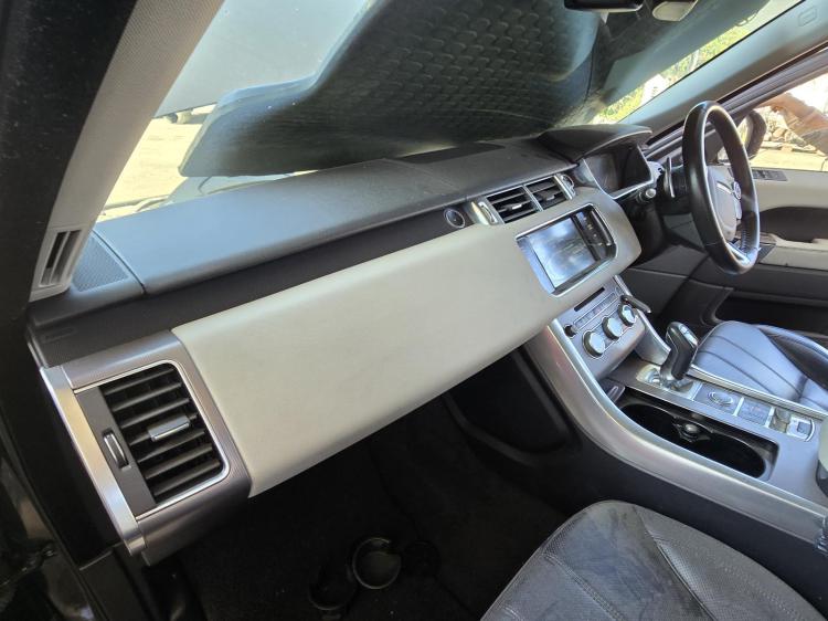land rover Range Rover Sport L494 SDV6 HSE Apr 2015 Parts & Wrecking