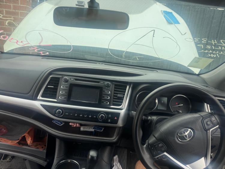 toyota Kluger 2015  GXL Aug 2015 Parts & Wrecking