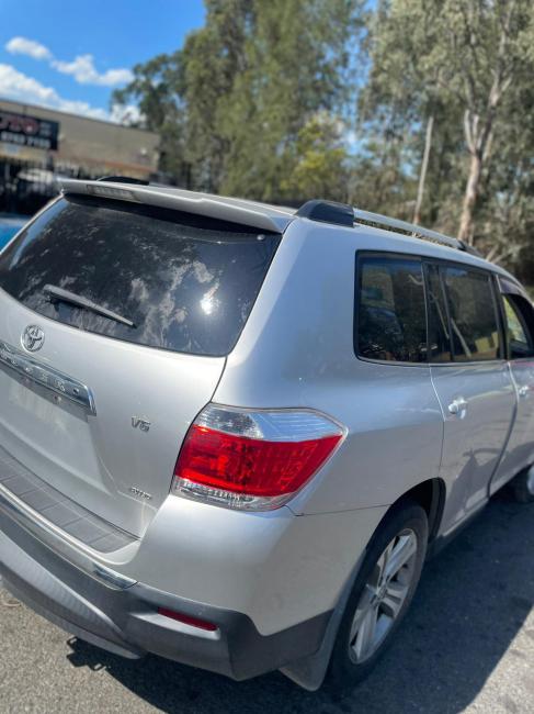 toyota Kluger Nov 2013 Parts & Wrecking