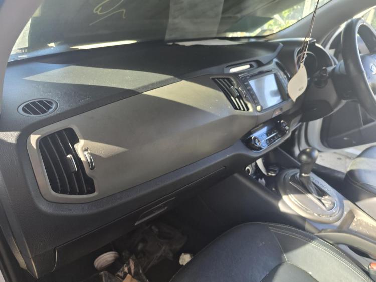 kia Sportage SL PLATINUM Feb 2014 Parts & Wrecking