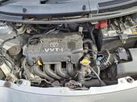 2005 Toyota Yaris YR image 7