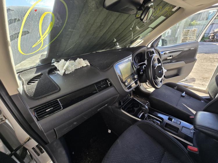mitsubishi Outlander ZL ES Sep 2019 Parts & Wrecking