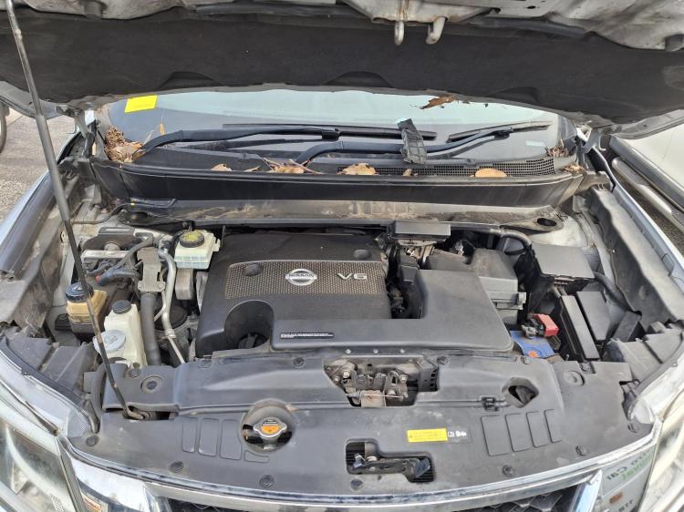 nissan Pathfinder ST FWD Oct 2013 Parts & Wrecking