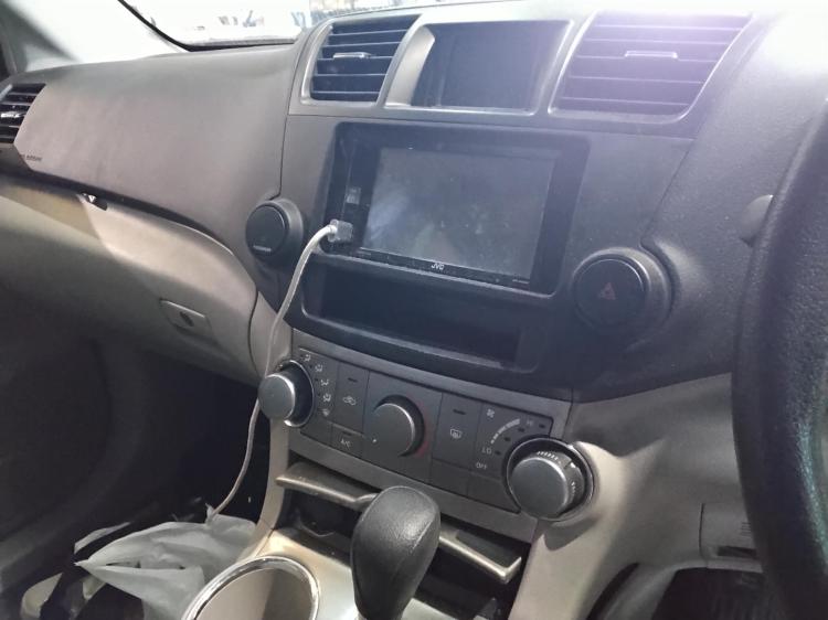 toyota Kluger KX-R May 2011 Parts & Wrecking