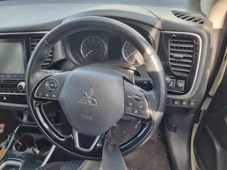 mitsubishi Outlander ES 7 SEAT ZL 2020 Parts & Wrecking