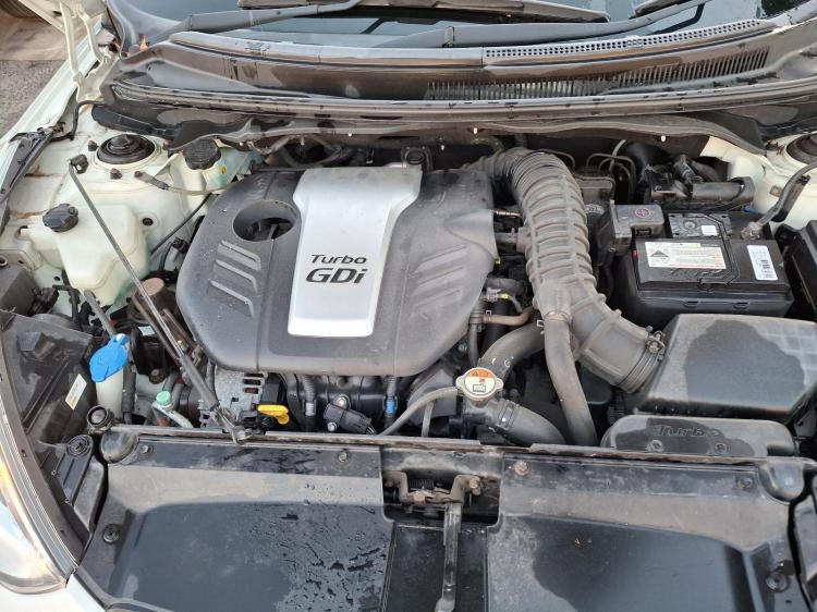 hyundai Veloster FS Dec 2013 Parts & Wrecking