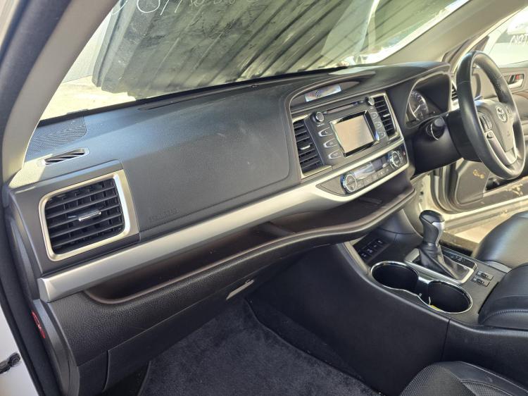 toyota Kluger GSU55R GLX Aug 2016 Parts & Wrecking