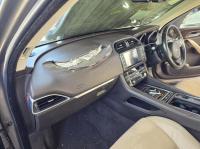 2016 Jaguar F Pace X761 20D PRESTIGE image 7