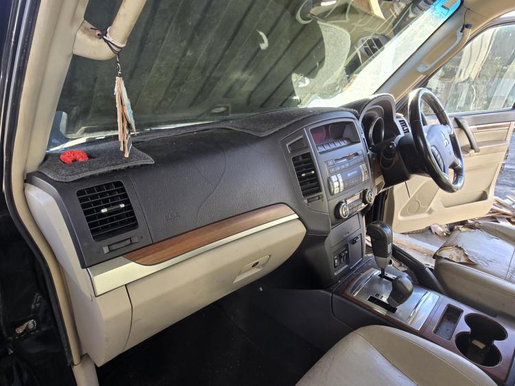 mitsubishi Pajero NS EXCEED Feb 2007 Parts & Wrecking