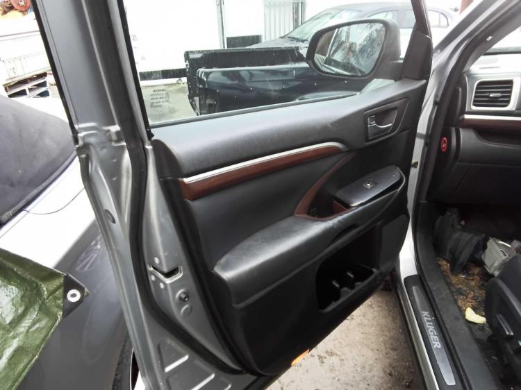 toyota Kluger GRANDE May 2014 Parts & Wrecking